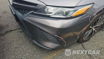 2020 Toyota Camry SE - zdjęcie 32 z 36 - miniatura