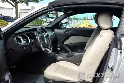 2012 Ford Mustang V6 Premium Convertible - zdjęcie 18 z 50 - miniatura