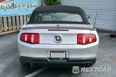 2012 Ford Mustang V6 Premium Convertible - zdjęcie 37 z 50 - miniatura