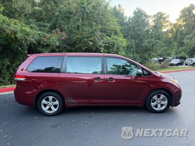 2012 Toyota Sienna 7-Passenger 119.3" WB - zdjęcie 7 z 28 - miniatura