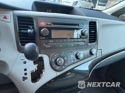 2012 Toyota Sienna 7-Passenger 119.3" WB - zdjęcie 22 z 28 - miniatura