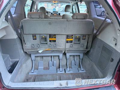 2012 Toyota Sienna 7-Passenger 119.3" WB - zdjęcie 25 z 28 - miniatura