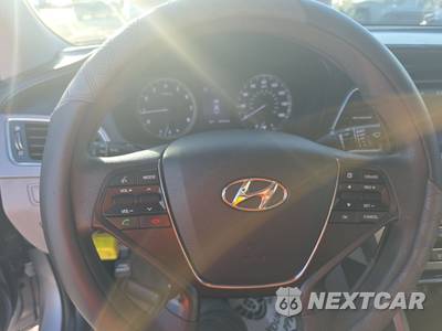 2017 Hyundai Sonata SE - zdjęcie 10 z 23 - miniatura