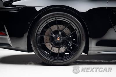 2026 Porsche 911 Targa 4 GTS - zdjęcie 42 z 92 - miniatura