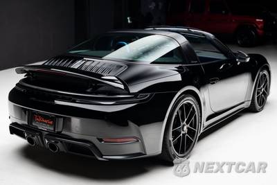 2026 Porsche 911 Targa 4 GTS - zdjęcie 38 z 92 - miniatura