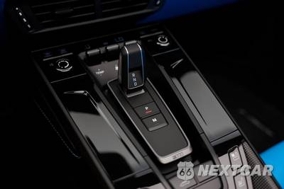 2026 Porsche 911 Targa 4 GTS - zdjęcie 58 z 92 - miniatura