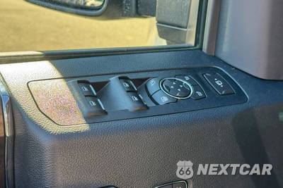 2022 Ford Super Duty F-250 Lariat Crew Cab Long Bed - zdjęcie 26 z 38 - miniatura
