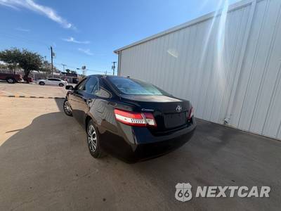 2011 Toyota Camry LE - zdjęcie 8 z 44 - miniatura