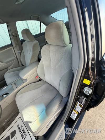 2011 Toyota Camry LE - zdjęcie 25 z 44 - miniatura
