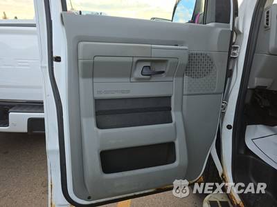 2013 Ford E-250 Commercial Cargo Van 138.0" WB - zdjęcie 9 z 50 - miniatura