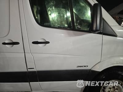 2014 Mercedes-Benz Sprinter 2500 Cargo Van High Roof 170.3" WB - zdjęcie 8 z 40 - miniatura