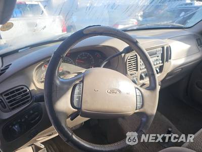 2002 Ford F-150 Lariat Crew Cab Short Bed - zdjęcie 10 z 37 - miniatura
