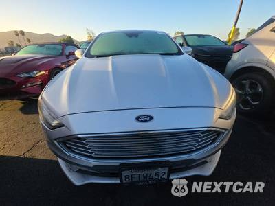 2018 Ford Fusion SE - zdjęcie 2 z 39 - miniatura