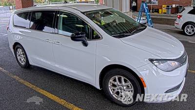 2024 Chrysler Voyager LX 121.6" WB - zdjęcie 3 z 26 - miniatura