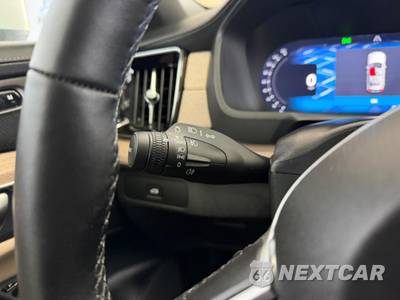 2026 Volvo XC90 B6 Plus 7-Passenger - zdjęcie 35 z 46 - miniatura