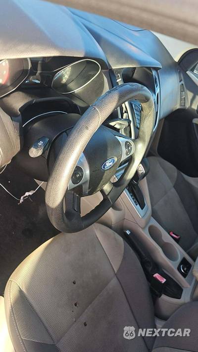 2012 Ford Focus SE Sedan - zdjęcie 26 z 27 - miniatura