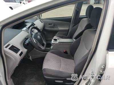 2017 Toyota Prius v Two - zdjęcie 7 z 34 - miniatura