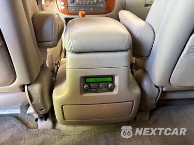 2004 Lexus LX 470 - zdjęcie 23 z 36 - miniatura
