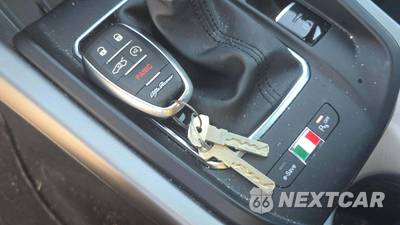 2024 Alfa Romeo Tonale Veloce - zdjęcie 20 z 31 - miniatura