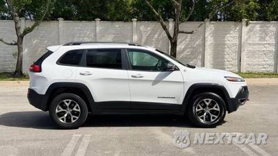 2016 Jeep Cherokee Trailhawk - zdjęcie 4 z 21 - miniatura