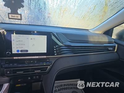 2026 Toyota Camry LE - zdjęcie 11 z 18 - miniatura
