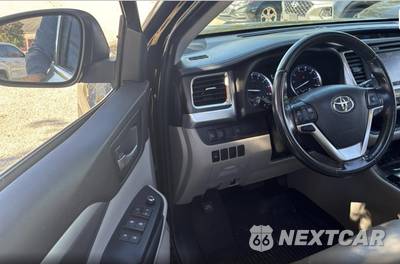 2019 Toyota Highlander XLE - zdjęcie 6 z 26 - miniatura