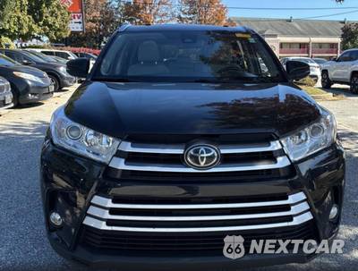 2019 Toyota Highlander XLE - zdjęcie 1 z 26 - miniatura