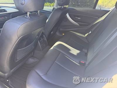 2015 BMW 3 Series Sedan 320i xDrive - zdjęcie 17 z 22 - miniatura