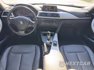 2015 BMW 3 Series Sedan 320i xDrive - zdjęcie 13 z 22 - miniatura