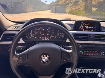 2015 BMW 3 Series Sedan 320i xDrive - zdjęcie 10 z 22 - miniatura