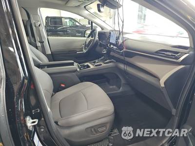 2021 Toyota Sienna XLE 7-Passenger 120.5" WB - zdjęcie 8 z 39 - miniatura