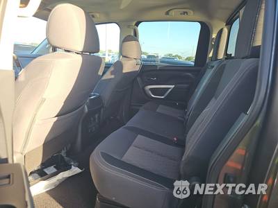 2024 Nissan TITAN SV Crew Cab Short Bed - zdjęcie 13 z 21 - miniatura
