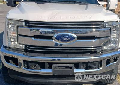 2019 Ford Super Duty F-250 Lariat Crew Cab Medium Bed - zdjęcie 3 z 22 - miniatura
