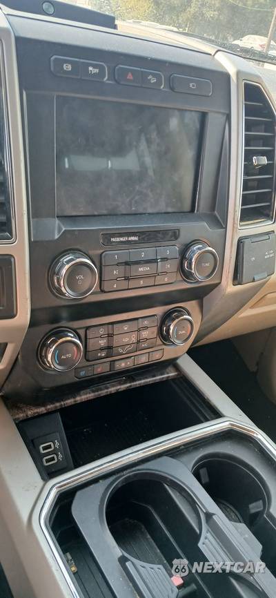 2019 Ford Super Duty F-250 Lariat Crew Cab Medium Bed - zdjęcie 16 z 22 - miniatura