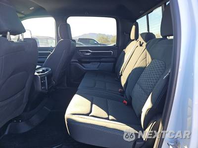 2025 Ram 1500 Big Horn Crew Cab Medium Bed - zdjęcie 13 z 25 - miniatura