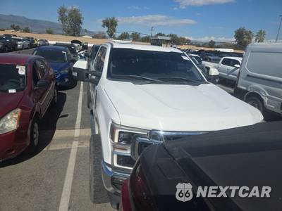 2020 Ford Super Duty F-350 Lariat Crew Cab Medium Bed - zdjęcie 2 z 31 - miniatura