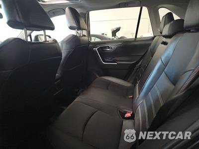 2022 Toyota RAV4 XLE Premium - zdjęcie 13 z 22 - miniatura