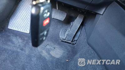 2025 Toyota Prius LE - zdjęcie 17 z 28 - miniatura