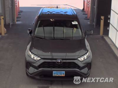 2025 Toyota RAV4 LE - zdjęcie 2 z 24 - miniatura
