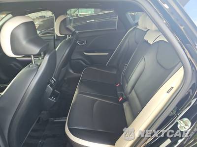 2025 Kia K4 GT-Line Turbo - zdjęcie 13 z 19 - miniatura