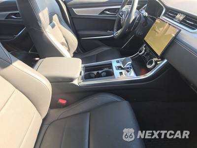 2023 Jaguar XF R-Dynamic SE - zdjęcie 8 z 18 - miniatura