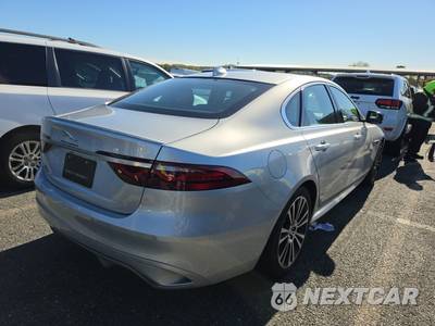 2023 Jaguar XF R-Dynamic SE - zdjęcie 4 z 18 - miniatura