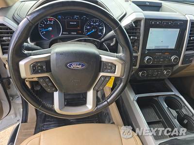 2021 Ford Super Duty F-350 Lariat Crew Cab Long Bed - zdjęcie 11 z 31 - miniatura