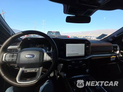 2025 Ford F-150 King Ranch Crew Cab Short Bed - zdjęcie 11 z 24 - miniatura