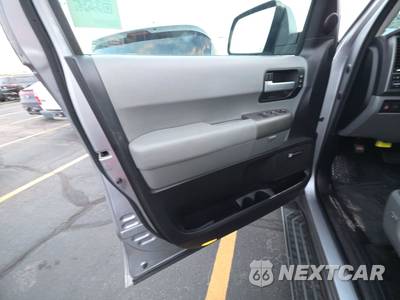 2017 Toyota Sequoia Limited - zdjęcie 9 z 33 - miniatura