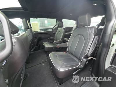 2026 Chrysler Pacifica Limited 121.6" WB - zdjęcie 13 z 21 - miniatura