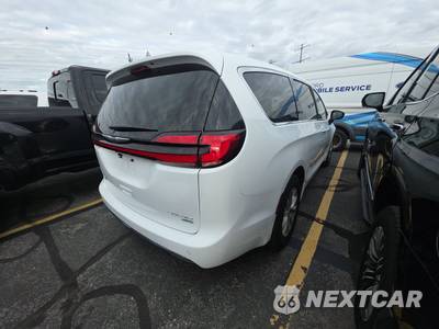 2026 Chrysler Pacifica Limited 121.6" WB - zdjęcie 4 z 21 - miniatura