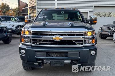 2019 Chevrolet Silverado 2500HD High Country Crew Cab Medium Bed 3LZ - zdjęcie 8 z 42 - miniatura