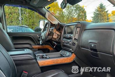 2019 Chevrolet Silverado 2500HD High Country Crew Cab Medium Bed 3LZ - zdjęcie 16 z 42 - miniatura