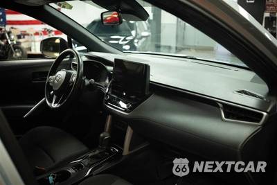 2023 Toyota Corolla Cross Hybrid SE - zdjęcie 13 z 28 - miniatura